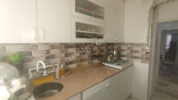 Konumu Güzel Ana Caddeye Okula Markete Dolmuşa Yakın