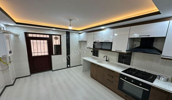 Atapark Çambaşı Caddesi Yakını 3+1 Giriş Kat Yeni Bina Taşınmaya Hazır