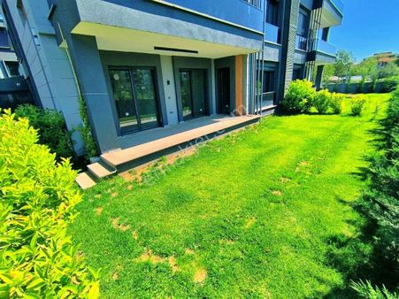 Uytundan Edremit Cennetayağında Bahçeli Havuzlu 2+1 Lüks Daire