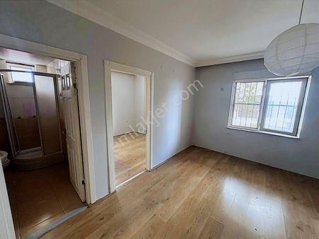 Konyaaltı Akkuyu Mahallesinde 1+1 İçi Boş Kiralık Daire