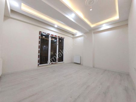 İkitelli M.akif'de Sıfır Yapı 2+1 Tek Daire Üzeri 85m2 Arakat!