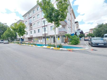 Murat Türkmen'den Sincan_plevne_mah. Kiralık Köşe_başı_binada 140-m2 Depolu_dükkan