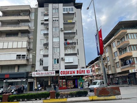 Miray Emlaktan Hürriyet Caddesi Üzerinde Doğalgazlı 3+0 Daire