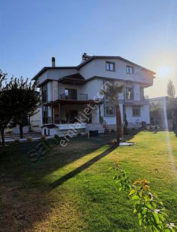 Foça Yolunda Satılık Lüx Villa/asansörlü Kapalı Otaparklı 4+1