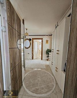 Yenimahalle Yakacık Merkez'de 4+1 Satılık Daire