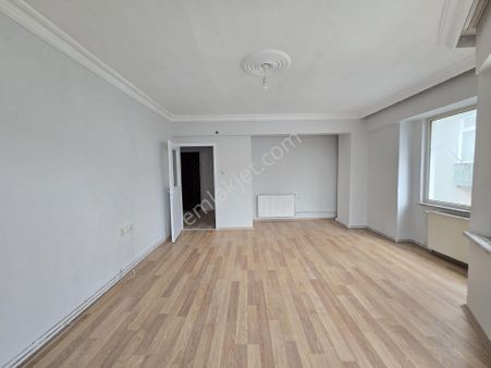 Atatürk Bulvarında Satılık Daire