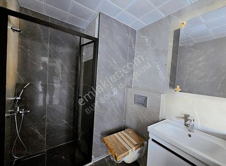 Çiğli Balatçık Merkezde Havuzlu Ve Güvenlikli Sitede Kiralık 1+1