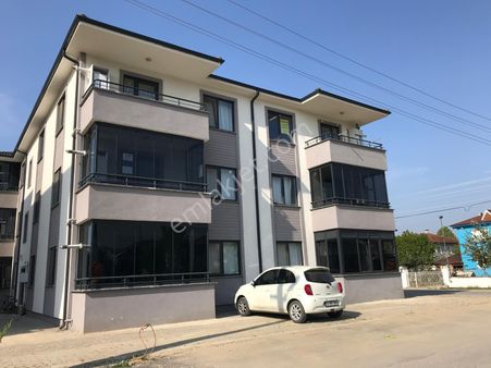 Akyazıda Üniversite Karşısında