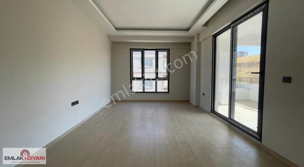 Emlak Diyarın'dan Güneykent'de 2.5+1 Kat Bahçeli Sıfır Daire