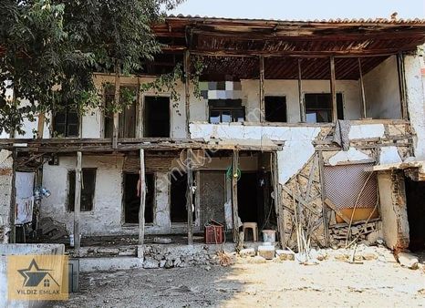 Muğla Menteşede Tarihi Konak Şahidi Camii Karşısında Satılık