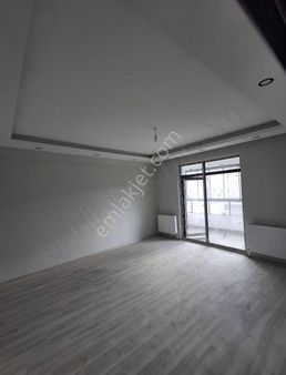 Altıkat Gayrimenkul'dan Satılık 2+1 Cadde Üzeri Daire