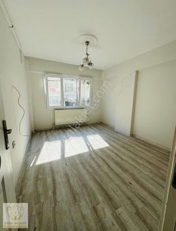 Ersü'den Yıldız Cadde Üzeri 3+1 Yapılı Arakat Acil Satılık