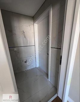 Kozyatağı'nda Satılık 3+1 Balkonlu Sıfır Daire