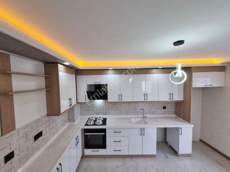 Sincan Yenikentte Arakat Giyinme Odalı Lüx Yapılı 155 M2 Net