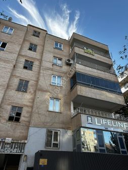 Kırmızı Gayrimenkulden Haliliye Ulubatlı Mahallesinde Kiralık 3+1 Daire