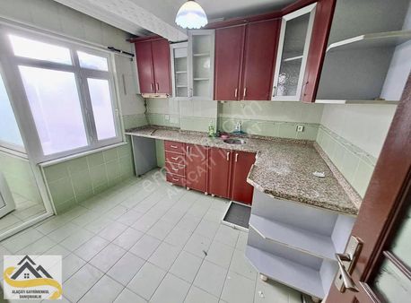 Alaçatı Dan Tramvay Dibinde Bağımsız Girişli 240 M2 Dubleks