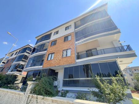 🔵 Güç Gayrimenkul'den Akçay'da Doğalgazlı Asansörlü Geniş Çok Şık Satılık 1+1 Daire