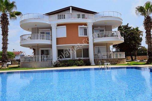 Antalya Belek'te Site İçi 3+1 Satılık Villa