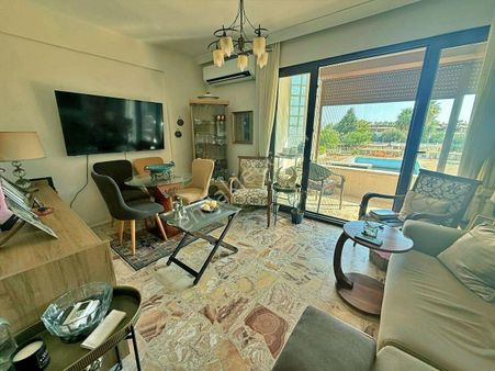 Uytundan Güre'de Denize 250 Metre Havuz Cepheli 2+1 Daire