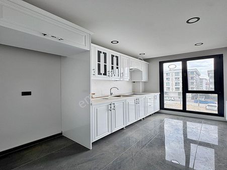 Cadde34 Yapı'dan Akevler'de Sıfır Butik Site İçerisinde Balkonlu Krediye Uygun 2+1 Satılık Daire