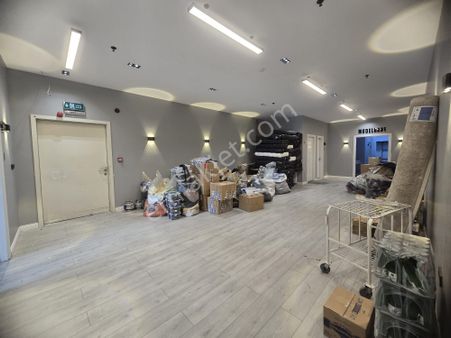 Toyap İnşaattan Sultangazi Uğurmumcu Mh Okeyli 1.700m2 Kiralık Dükkan