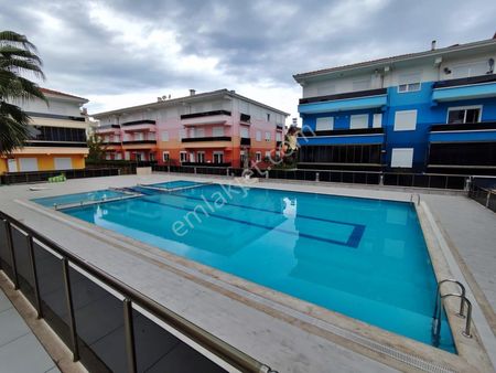 Karasu'da Hastane Yanında Havuz Cephe Eşyalı Kiralık Daire