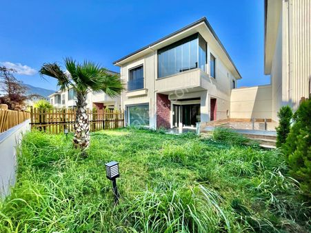 Berkay Demirel'den Göz Alıcı Manzaraya Sahip Sıfır 4+1 Villa