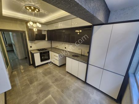 Aşağı Eğlence'de Lüx Full Yapılı Katta 3+1 Kiralık Daire