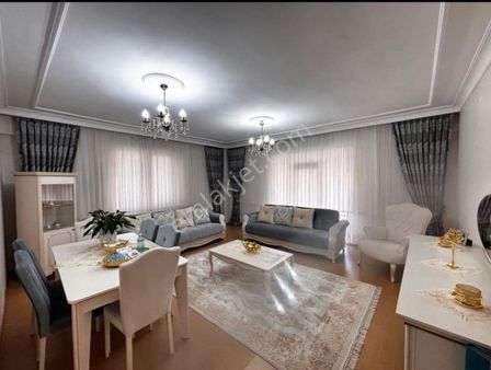 Bağcılar Toptancılar Caddesinde Ferah 4+1 Daire