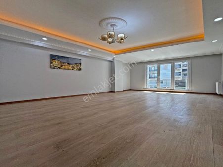 Özgür Yapı'dan 2+1 Merkezi Konumda Lüx Dekorlu Satılık Daire