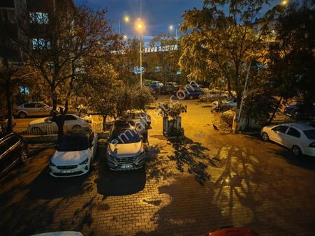 Bornovada Aşık Veysel Rekreasyon Alanı Karşısı Çift Balkonlu3+1