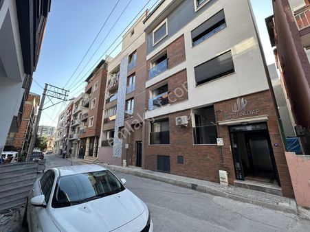 Karşıyaka Şemikler Mah. 3+1 Geniş Daire