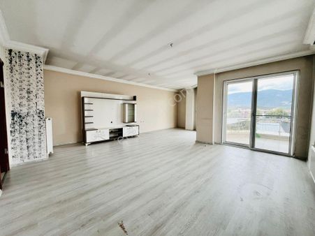 Yükselden Akçay Merkezde Doğalgaz Full Manzara Geniş 3+1 Daire