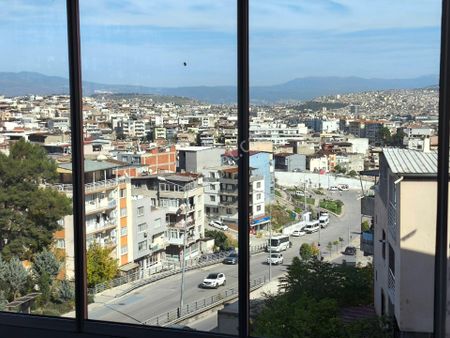 Dostluk Bulvarı Üzerinde Satılık 4 Katlı Bina