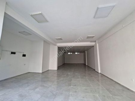 Recep Ümit Emlak'tan Şarhöyük Çarşı Merkezinde 150m2 Ferah Geniş Dükkan