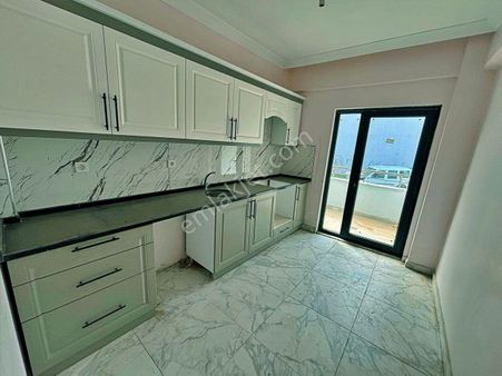 Uytundan Burhaniye Bahçelievlerde Ayrı Mutfaklı Lüks 2+1 Daire