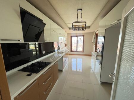 Ugem Gayrimenkul Fatih Mah 4+1 Site Dairesi