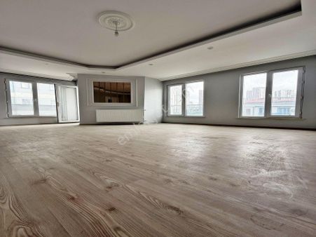 Soft Yapı'dan Geniş M2 Fırsat Metrobüse Yürüme Mesafeli Kelepir Daire !!!!