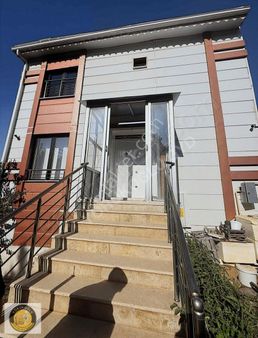 Sivas Karşıyaka Mahallesinde Satılık 3 Katlı Özel Yapım Villa