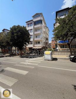 Emek Mahallesinde Satılık 3+1 Daire