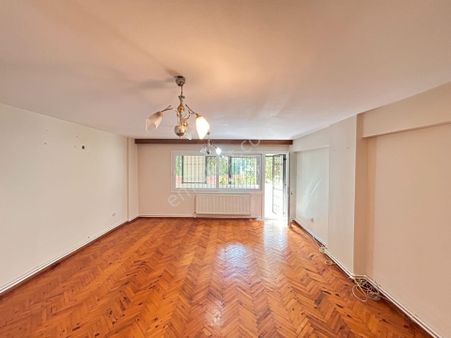 Cihat Kora Lisesi Arkası 3+1 Bahçe Manzaralı Geniş Kiralık Daire Sahile Yürüme Mesafesinde