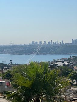 Çengelköy 'de Manzaralı Müstakıl Havuzlu Kiralık Villa