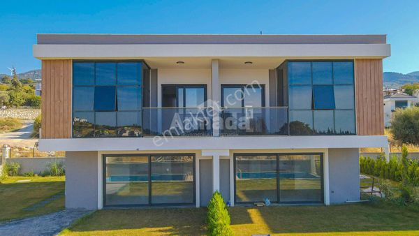 Kuşadası Davutlar'da Doğayla İç İçe Özel Havuzlu Villa