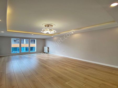 Cadde34 Yapı'dan Metrobüse Yürüme Mesafesinde Mkrediye Uygun Satılık Arakat Daire!!!