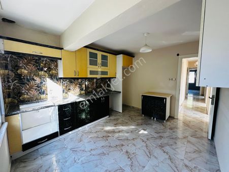 🏡 Göl-san Gayrimenkul’den 🏡 Cumhuriyet Mah. 3+1 Masrafsız Fırsat Daire