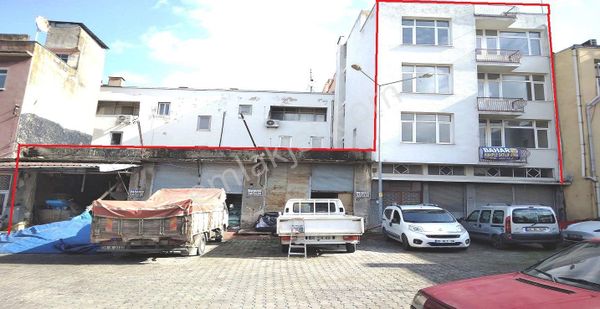 Merkezi Yerde 4 Katlı Giriş Kat İşyeri Olan Komple Bina Ve 3 Tane Dükkan