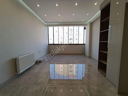 Mersin Mezitli 2.cevre Yolu Üzeri Mükemmel Lokasyon