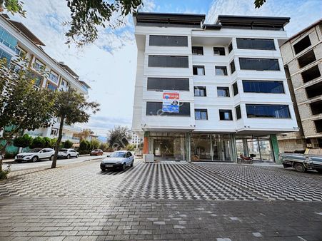 Deniz Yolunda Cadde Üzeri Cam Balkonlu 3+1 Dubleks