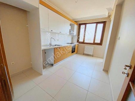 Sahrayıceditte Metroya Yakın -yeni- Balkonlu ,bir Yaşında Boş 145m2 3+1