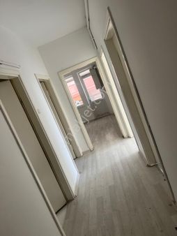 Arkadaş Emlaktan Yüzyıl Civarında 2.kat 3+1 Satılık Daire 1.980.000 Tl